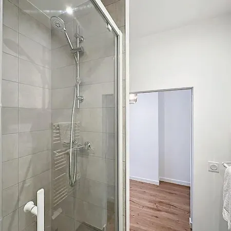 Cosy Studio, Centre Thomassin 3 *