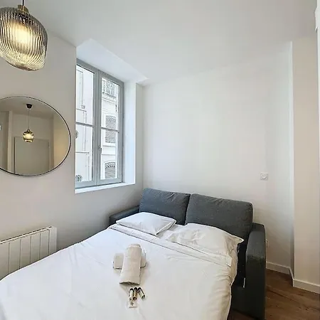 Cosy Studio, Centre Thomassin 3 *